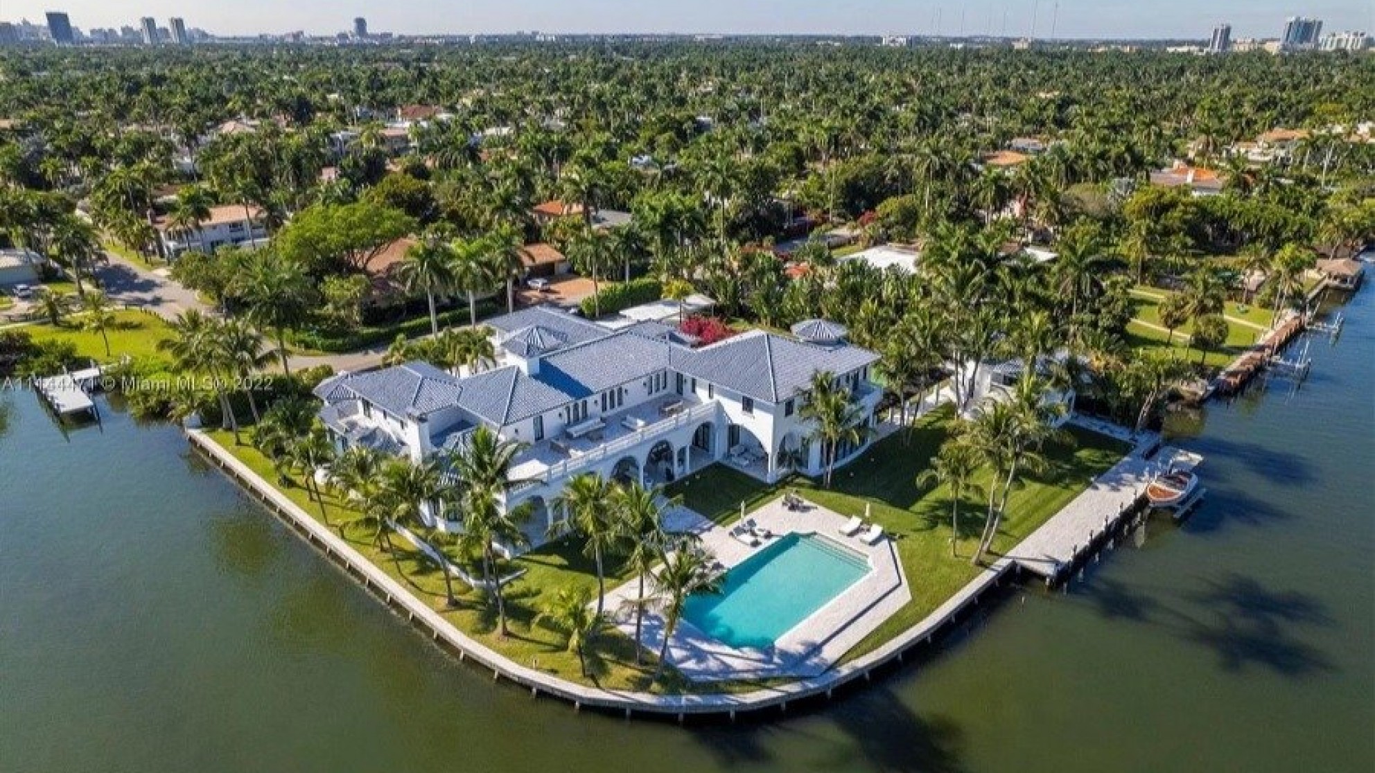 Fotos: la increíble mansión del Kun Agüero en Miami